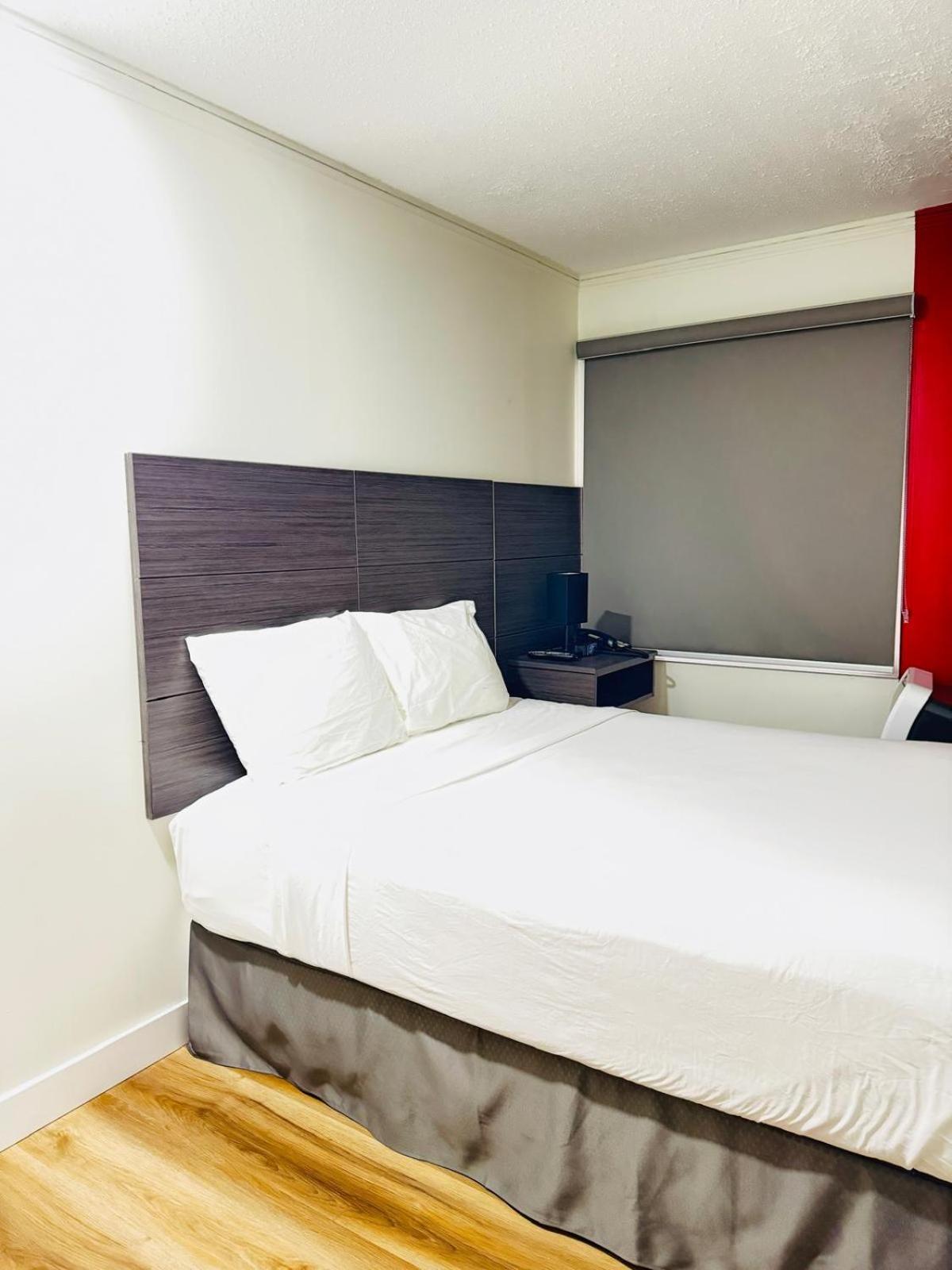 Ramada By Wyndham Dawson Creek Hotel Ngoại thất bức ảnh