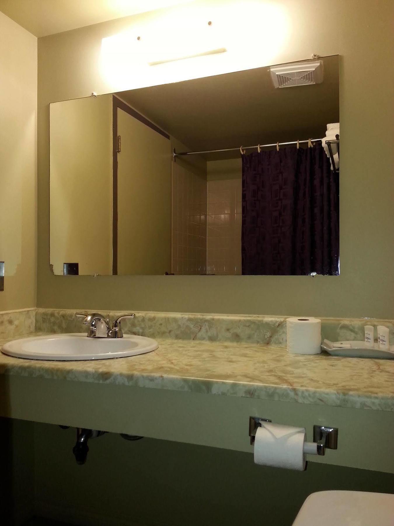 Ramada By Wyndham Dawson Creek Hotel Ngoại thất bức ảnh
